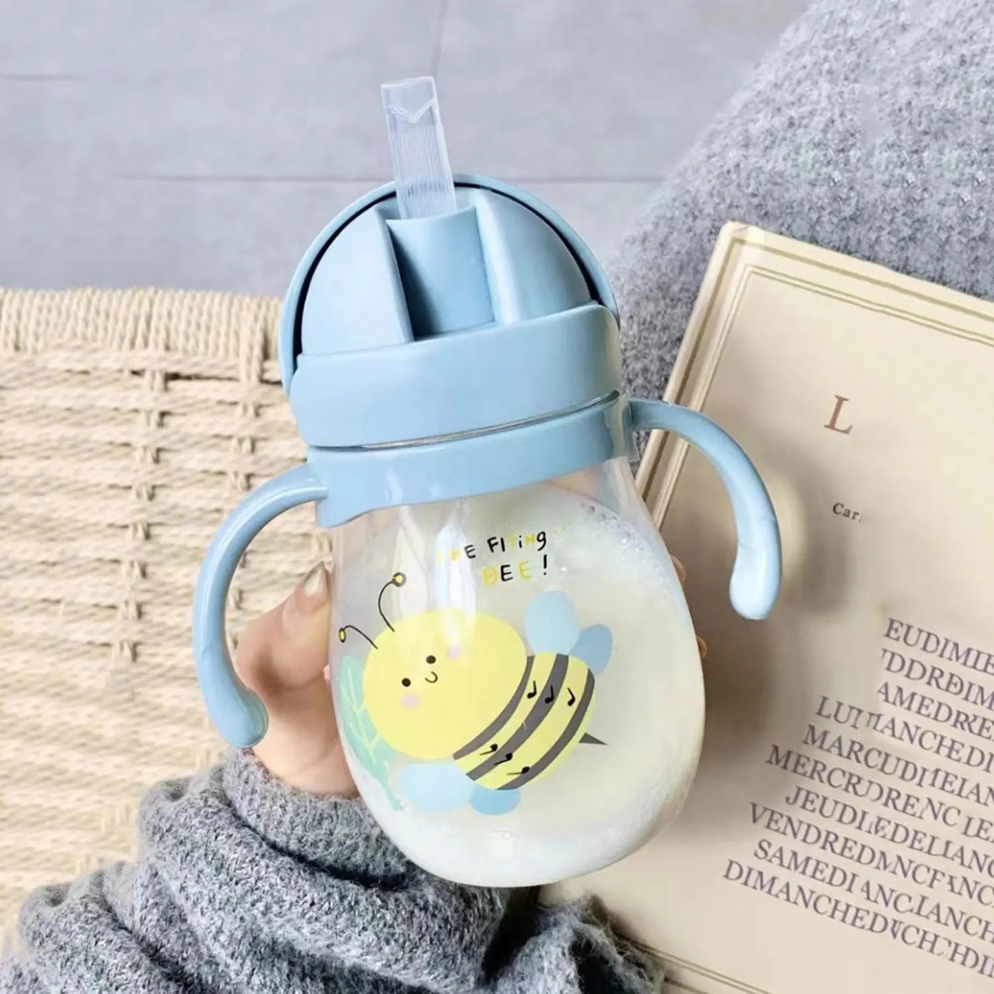 Bee Pattern Straw Mug