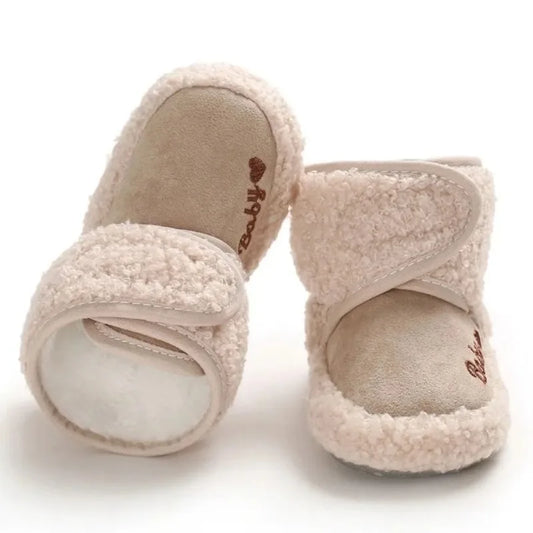 Soft baby winter booties with hook-and-loop closure